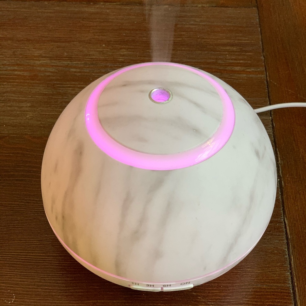 Essential oil diffuser - Picture 3 of 3